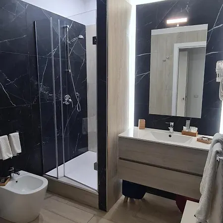 Ruggero Settimo Prestige ゲストハウス パレルモ