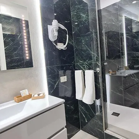 Ruggero Settimo Prestige * パレルモ